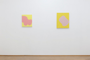 Œuvres d’Helmut Dorner présentées dans l’exposition “Zwischen Tor und Torschrei” ((Photo: Tania Bettega / Nosbaum Reding))