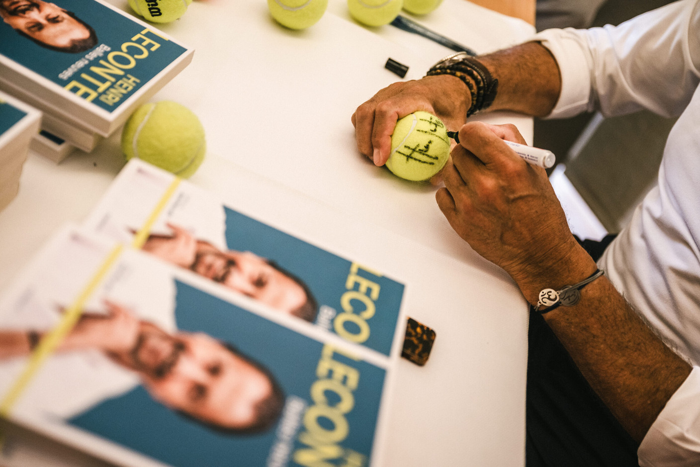 Henri Leconte met with the residents of the Elysis care home in Luxembourg-Kirchberg, their relatives and families, the Elysis staff, and around twenty children from Strassen Primary School. (Photo: Boris Patzek)