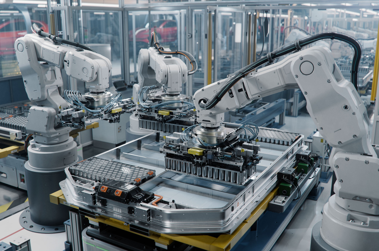 Between 2013 and 2023, the EU’s share of global ICT revenues fell from 22% to 18%, while that of the United States rose from 30% to 38% and that of China from 10% to 11%. Photo: Shutterstock