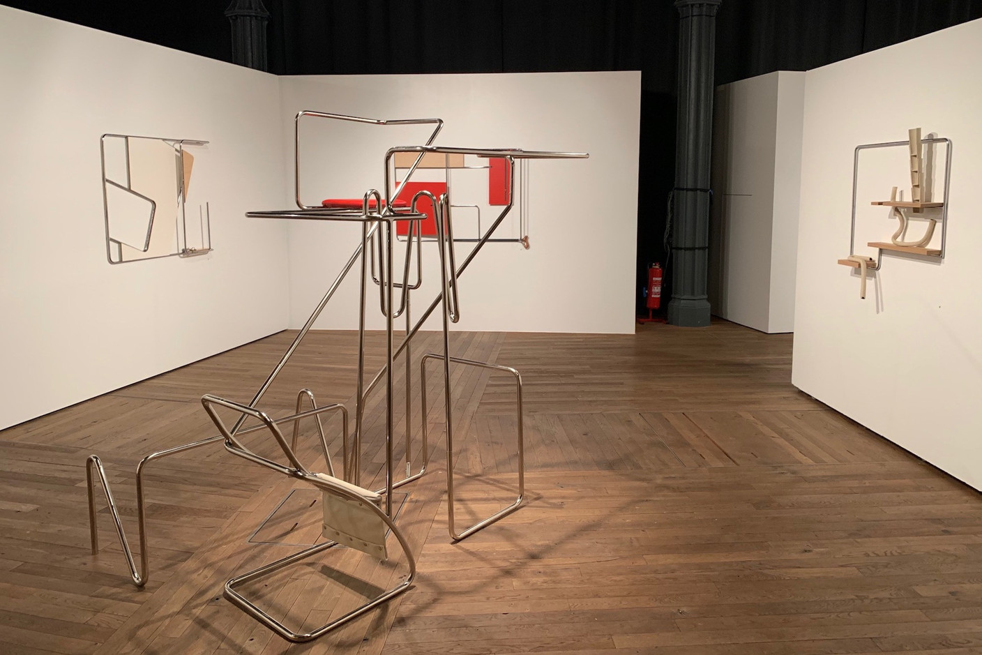 L’exposition «Sutil Olvido» d’Hisae Ikenaga, présentée jusqu’au 29/11 aux Rotondes, interroge avec brio, subtilité, poésie et une pointe d’ironie le rapport entre objets, art et artisanat…   (Photo: Maison Moderne)