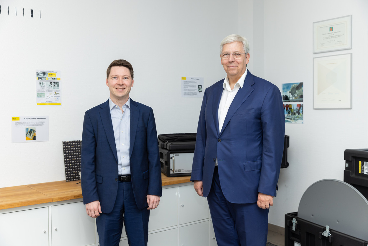 Philippe Osch (left) now heads Hitec Luxembourg, where Yves Elsen is chairman of the board. Photo: Romain Gamba/Maison Moderne