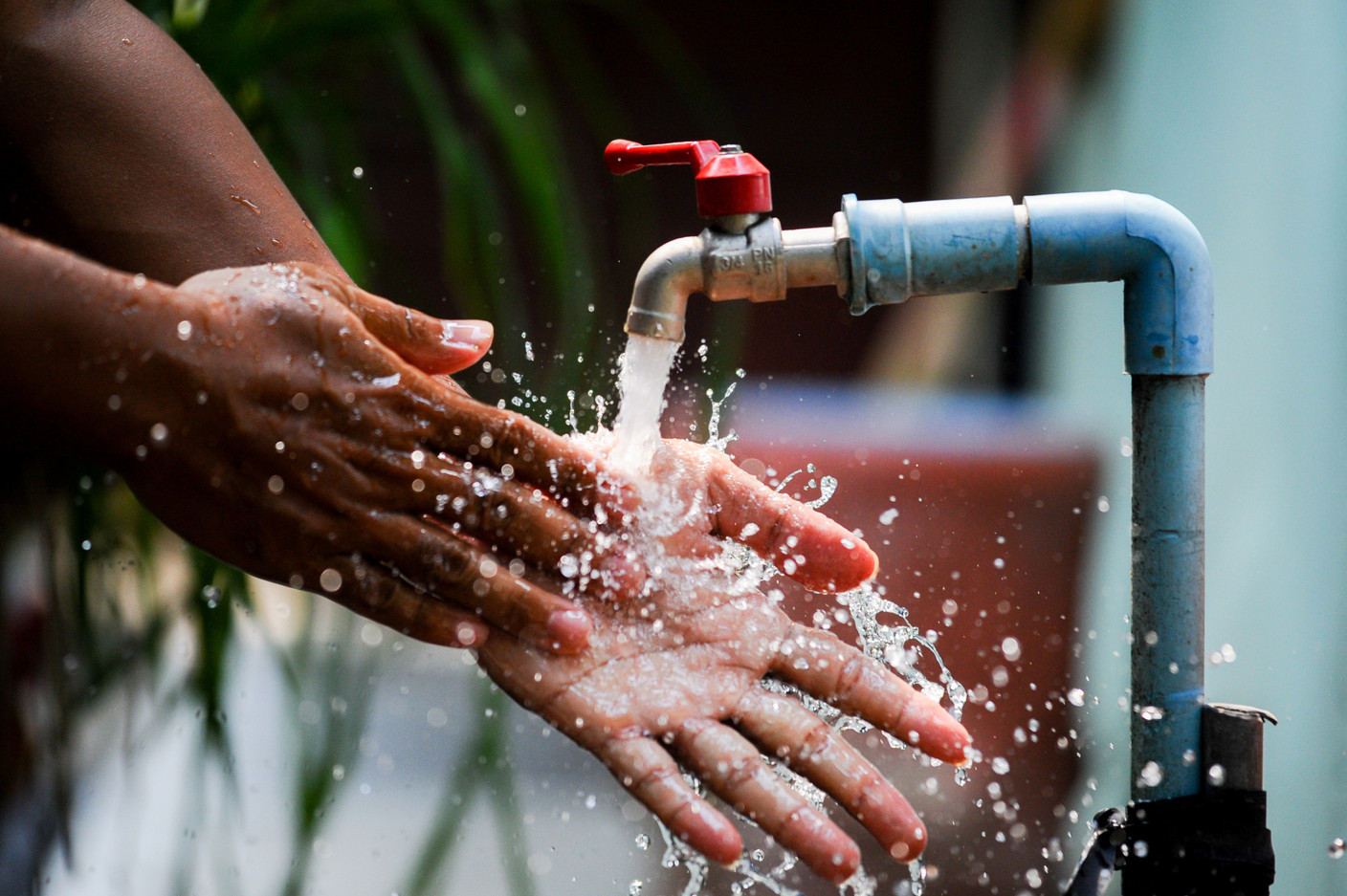 WaterAid fait progresser l’accès mondial à l’eau potable, à un assainissement décent et à une bonne hygiène (WASH). (Photo: i am adventure/Shutterstock – Hogan Lovells)