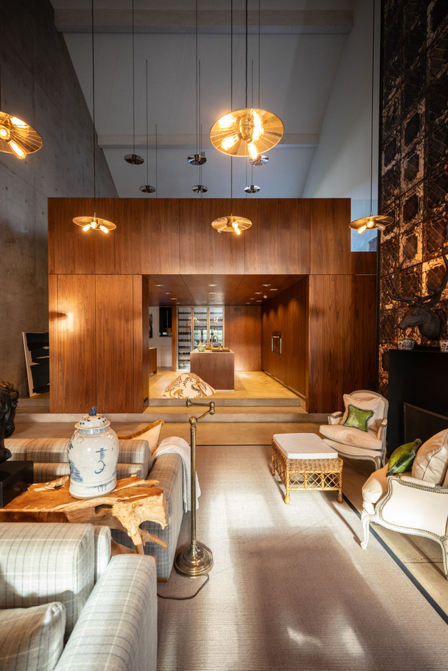 The kitchen has been added in a cube placed in the large volume of the living room. Photo: Guy Wolff/Maison Moderne
