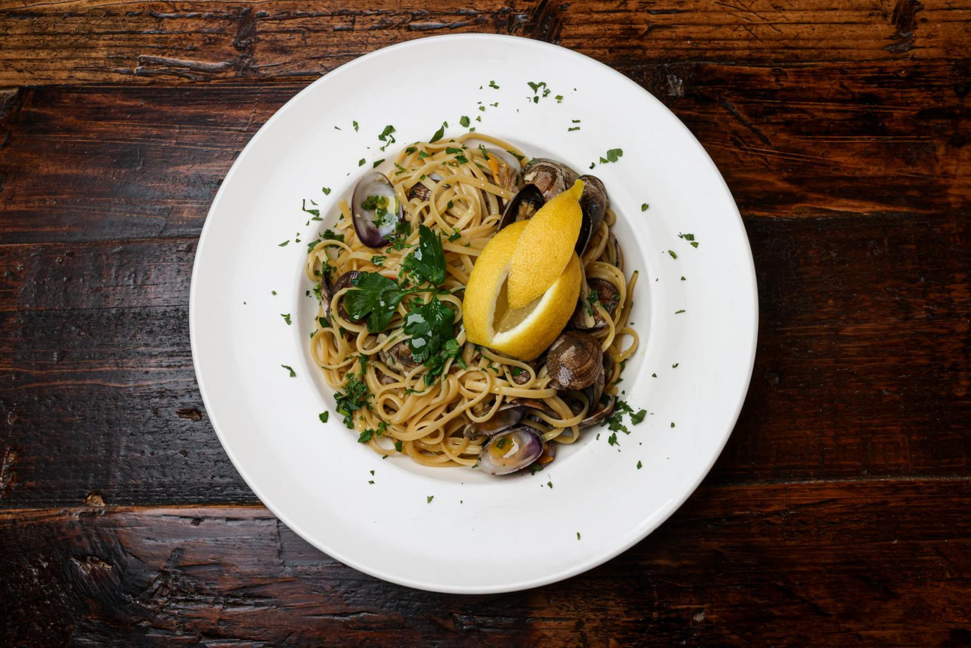 linguini alle vongole veraci , both painstakingly prepared by the chef Eva Krins Maison Moderne