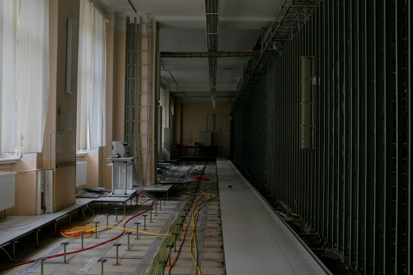 Vue de l’intérieur de l’Hôtel des Postes à Aldringen en juillet 2020. (Photo: Matic Zorman)