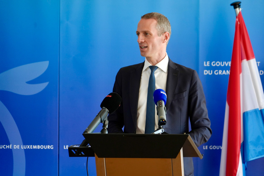 “The biggest barrier falls away: as a private individual, you no longer have to finance the entire investment upfront,” Environment Minister Serge Wilmes said at a Thursday press conference. Photo: SIP