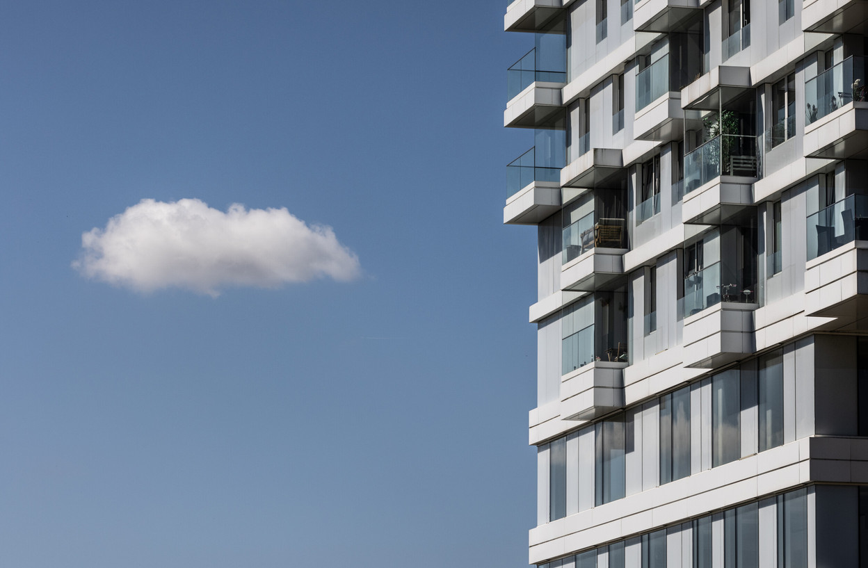 Apartment sales fell sharply in Q4 2025, with 1,145 transactions compared with 1,735 a year earlier (-34%).  (Photo: Guy Wolff/archive)