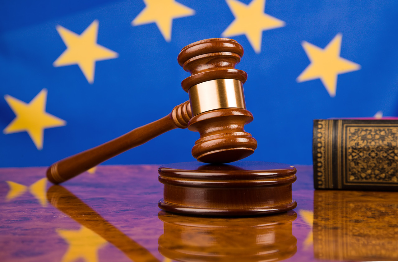 The European Union is blazing a trail with the DSA and DMA, unprecedented initiatives aimed at bringing fairness and transparency to the digital sphere.  Photo: Shutterstock