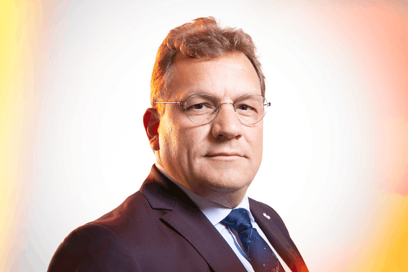 Kris De Souter, Head of Private Banking and Member of the Executive Committee of Banque Degroof Petercam Luxembourg  Maison Moderne