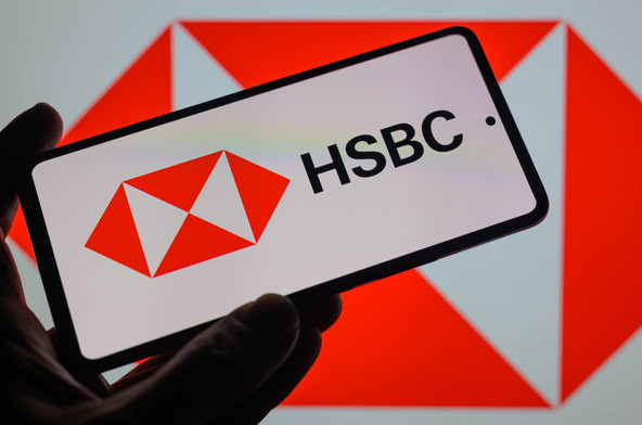 HSBCnio combine plusieurs modes d’accès. Sur le web et sur mobile, une interface doit permettre de consulter les positions de trésorerie, les transactions, les financements liés au commerce international et les opérations de change, ainsi que de suivre les paiements. (Photo: Shutterstock)