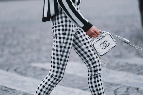Même quand il serait «victime» d’une rotation malheureuse, le sigle de Chanel, deux «C» entremêlés, ne saurait être confondu avec les deux «U» de Huawei, a clarifié le tribunal de l’UE. (Photo: Shutterstock)
