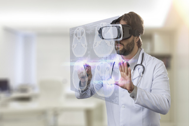 La VR apporte des bénéfices évidents pour aider à la formation et à la pratique de la chirurgie. (Photo: Shutterstock)