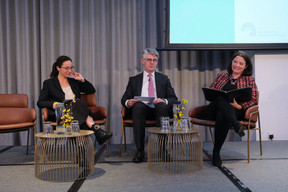 Olivia Moessner, partner at Elvinger Hoss Prussen, Marco Zwick, director at the Luxembourg Financial Sector Supervisory Commission (CSSF), and Mhairi Jackson, fund and asset management policy manager, Financial Conduct Authority. Photo: ALFI