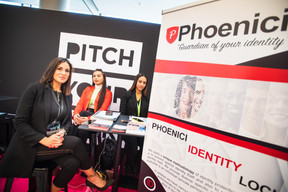Stand Phoenici ((Photo: Nader Ghavami))