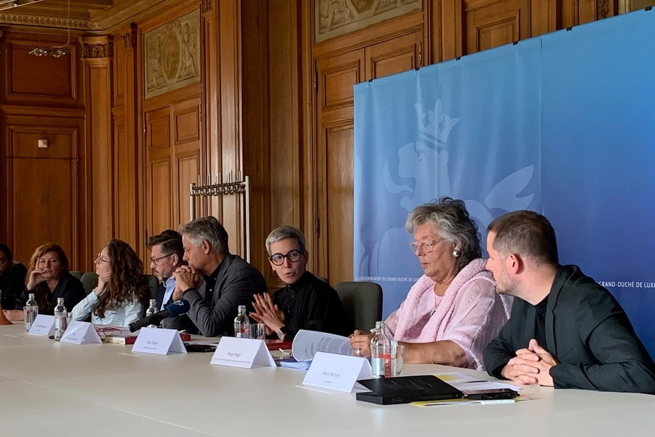 Sam Tanson (c.) with members of the artistic committee and artists taking part in the Expo 2020 for Luxembourg Photo: Maison Moderne