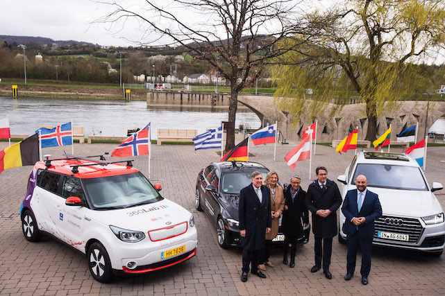 Les ministres des trois pays frontaliers, le Luxembourg, l’Allemagne et la France, début avril, lors du lancement du test bed transfrontalier de la voiture autonome... en 5G. (Photo: Nader Ghavami)