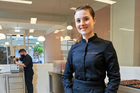 Lola Valerius: «Si je me projette très loin, j’avoue que j’aimerais bien un jour m’exporter. J’ai toujours tellement aimé voyager.» (Photo: Andrés Lejona/Maison Moderne)