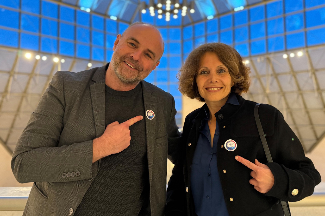 The organisation is only a year old but already has an online reach of around 4,000. Besides organising meet-ups, they also debate political issues. Pictured: Christophe Biraud and Danielle Choucroun. Photo: Communauté des Français du Luxembourg