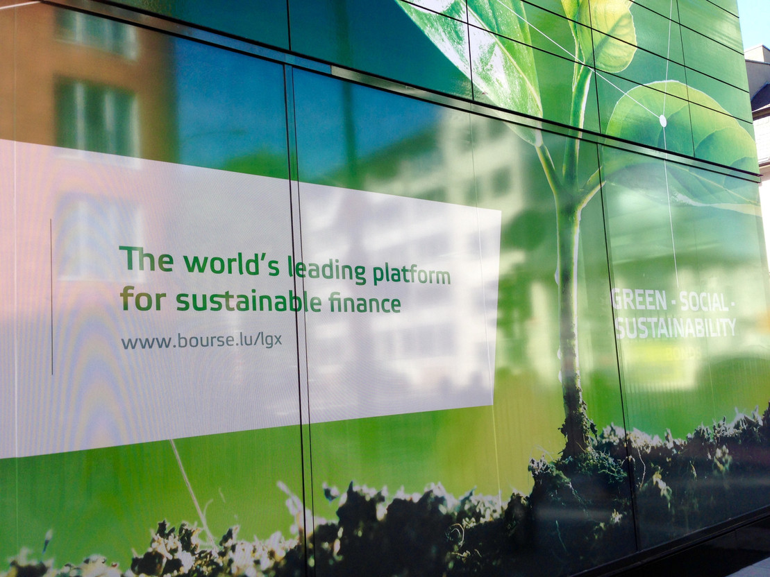 Le Green Exchange de la Bourse de Luxembourg illustre le rôle pionnier joué par le Luxembourg sur le plan ESG. Par contre, les ambitions du pays ne sont pas alignées avec les résultats environnementaux des entreprises. (Photo: Shutterstock)