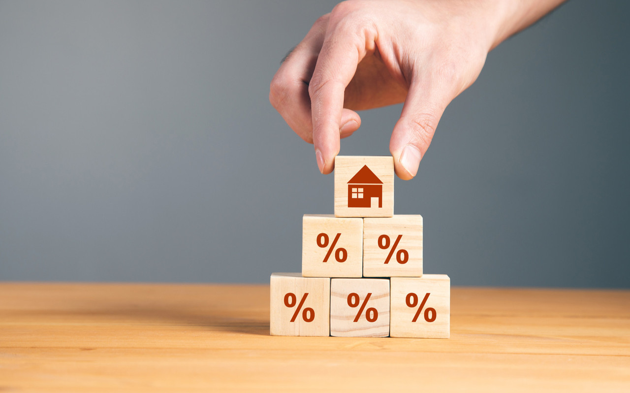 Avant même la hausse des taux directeurs de la BCE actée ce 21 juillet, les emprunts hypothécaires avaient sensiblement augmenté ces derniers mois. (Photo: Shutterstock)