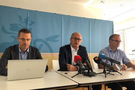 Georges Reding, directeur des Énergies renouvelables, Claude Turmes, ministre de l’Énergie, et Gilbert Théato, directeur de Myenergy. (Photo: MEA)