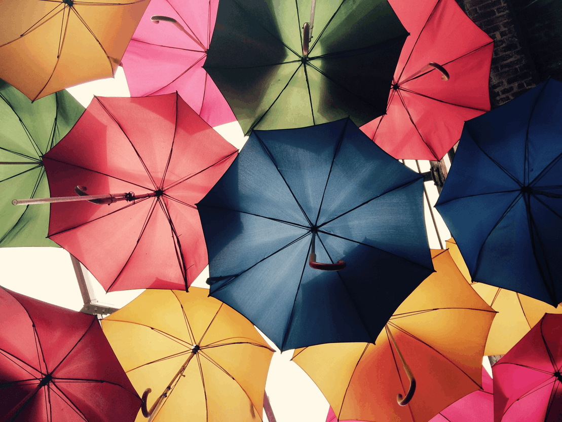 The importance of a good customer experience https://www.pexels.com/fr-fr/photo/lot-de-parapluies-268941/