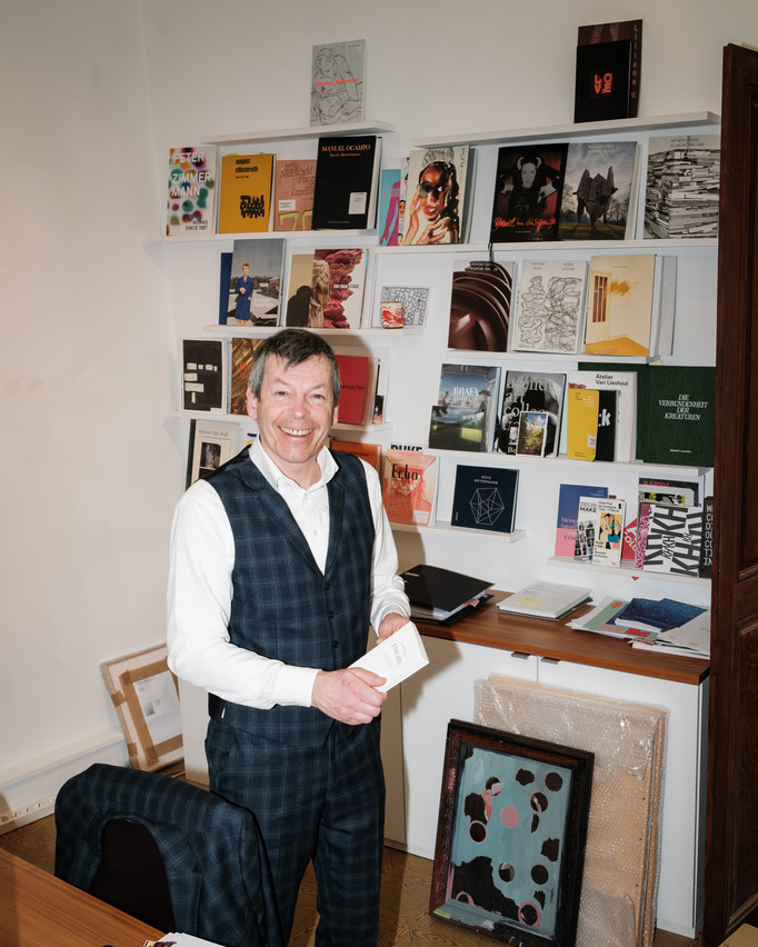 Alex Reding shows us around the office of the gallery he has been running for almost 25 years. (Photo: Patricia Pitsch/Paperjam)