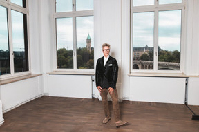 Meindl leather jacket; Gössl suede trousers, "brands with a nod to my passion for winter sports" Bontoni shoes. (Photo: Julian Pierrot/Paperjam)