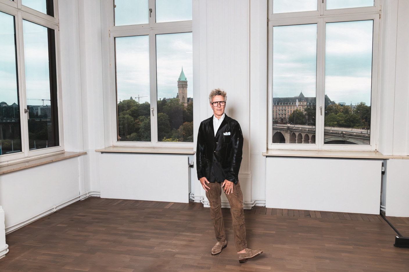 Meindl leather jacket; Gössl suede trousers, "brands with a nod to my passion for winter sports" Bontoni shoes. (Photo: Julian Pierrot/Paperjam)