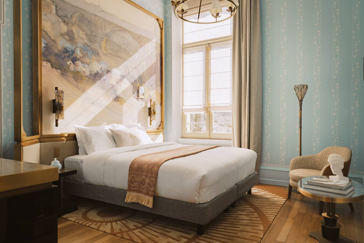 In the Signature Vallée room, the work of Sosthène Weis has pride of place. Photo: Amaury Laparra