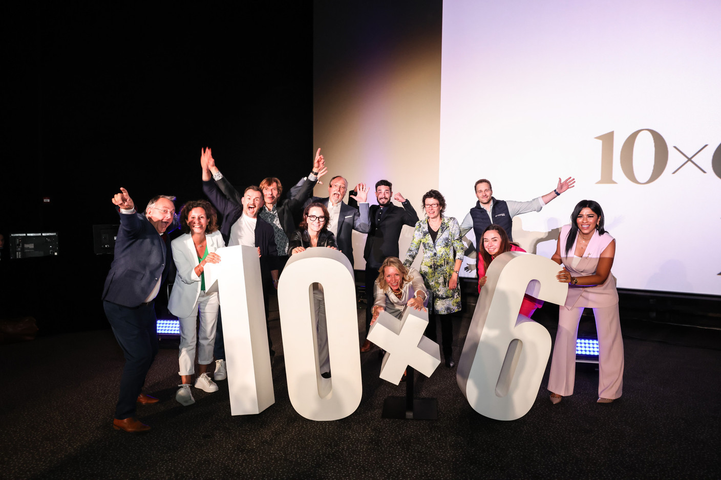 Pedro Castilho (Verbalius), Sandrine Lapointe (LuxRelo), David Gavroy (DG Group), Claude Wagner (Batipro Matériaux), Alexandra Hoesdorff (Deal Productions), Jean-Marc Fandel (Meraki Management), Hugo Tamburini (Asemes), Florence Bastin (Flux Advisors), Simone Niclou (University of Luxembourg), Martin Schoonbroodt (Probiotic Group Luxembourg), Carole Retter (Moskito) and Djémaia Badji (BDA Global Services). Photo: Marie Russillo/Maison Moderne