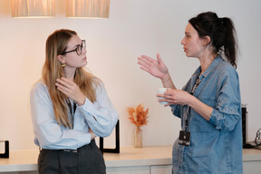 Valérie Lohbeck (Bureau Moderne) on the left. Jan Hanrion / PAPERJAM