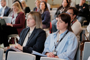 Alice Delahegue and Charline Pennisi (Technology Partner). Jan Hanrion / PAPERJAM