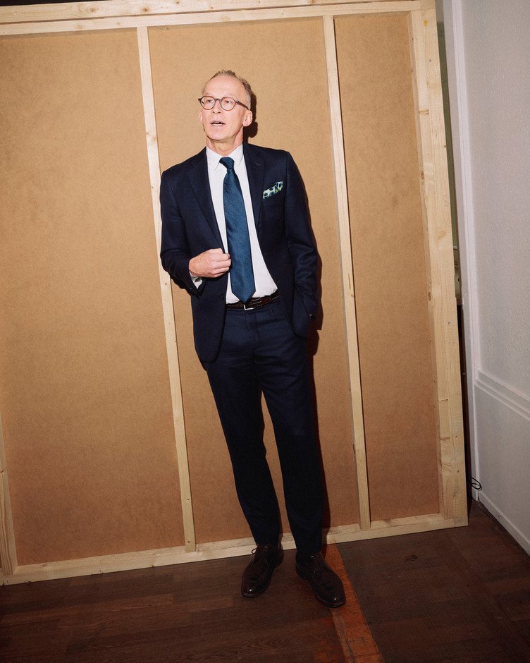 Tailored “out of time” suit by Luxembourg house Basics & Bespoke and Camicissima tie. (Photo: Julian Pierrot/Paperjam)