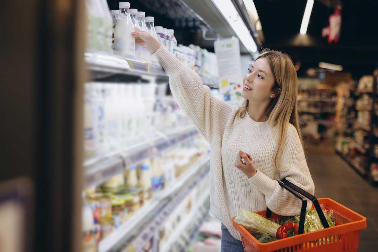 Going shopping on Sundays--sometimes even late in the day--is already possible... but with exemptions. The new law would enshrine these new habits, which is a source of concern for unions, who are worried about the staff who will have to work. Photo: Shutterstock