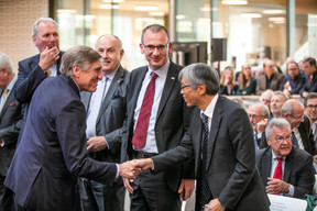 François Bausch (ministre de la Mobilité et des Travaux publics) et Shigeji Suzuki (ambassadeur du Japon au Luxembourg) ((Photo: Edouard Olszewski))