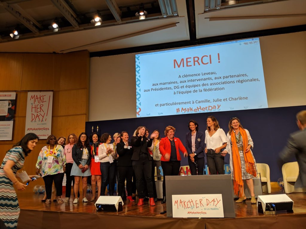 Rita Knott (deuxième à gauche) et quelques-unes des femmes qu’elle a accompagnées lors d’une conférence à Paris.  (Photo: D.R.)