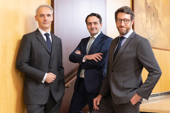 From left to right: Andras Takacs is deputy CEO in charge of operations; Olivier Carcy is CEO of Indosuez Wealth Management in Europe and senior country officer for the Crédit Agricole group in Luxembourg; Vincent Manuel is deputy CEO in charge of development. Photo: Provided by Indosuez