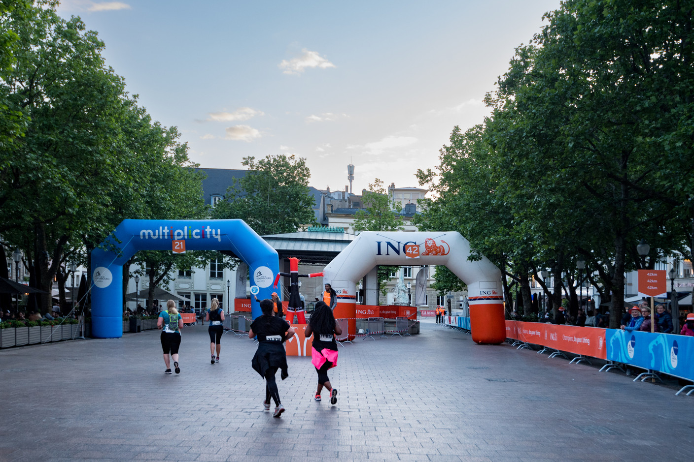 A total of 12,000 runners took part in the event according to ING’s website with an estimated 100,000 spectators cheering on the participants.  Nader Ghavami