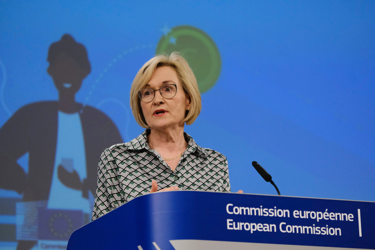 Former European commissioner Mairead McGuinness, a key figure in the widespread introduction of instant payments in euros, likened it to the transition from postal mail to email. Photo: Shutterstock