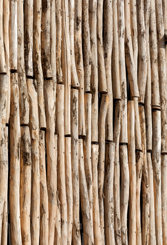 This quite spectacular wooden façade, although very modest in its materiality, was created with the help of Prefalux. Photo: Christophe Bustin