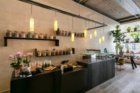 A view of the chocolate shop managed by Isabelle  Romain Gamba / Maison Moderne