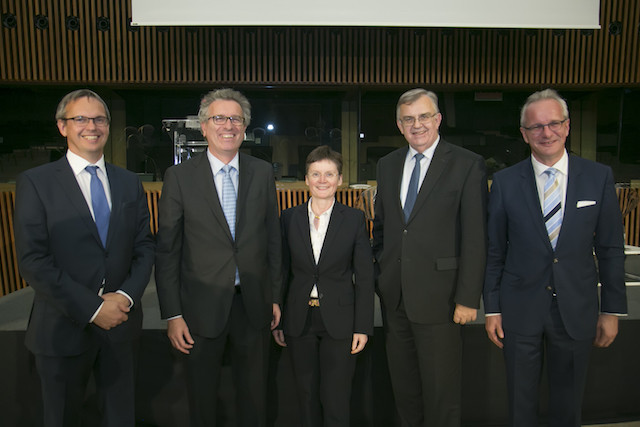Bénéficiant de la confiance de Pierre Gramegna, Isabelle Goubin (au centre) représentait le gouvernement au sein des instruments de contrôle de la Place. (Photo: Blitz Agency/Archives)