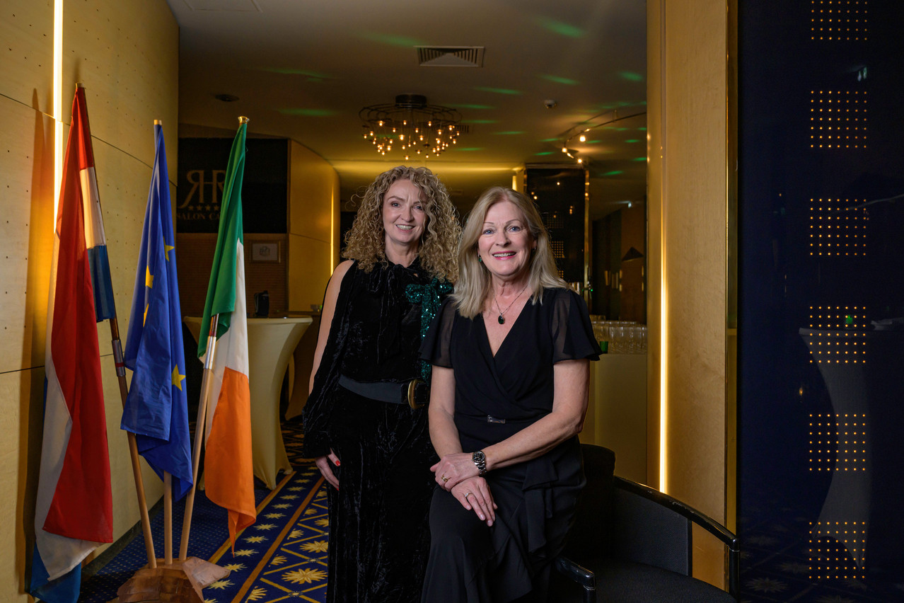 Fiona Cuskelly (left) and Maria Kelly, respectively secretary and president of the Irish Club of Luxembourg, pictured at the club’s St Patrick’s Day gala dinner at Hotel Le Royal on 17 March 2025. Proceeds beyond costs of the event were donated to the Ilula Orphan Program. Photo: Nader Ghavami
