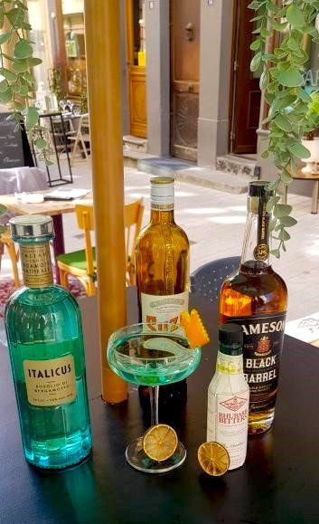 Les ingrédients d’un bon «Clandestine» par Cristian Capsa, sur la terrasse du Bar:Bar en centre-ville… DR