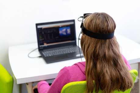 Le neurofeedback vise à réguler l’activité neuronale pour soigner certains troubles, ou améliorer son bien-être. (Photo: Shutterstock)
