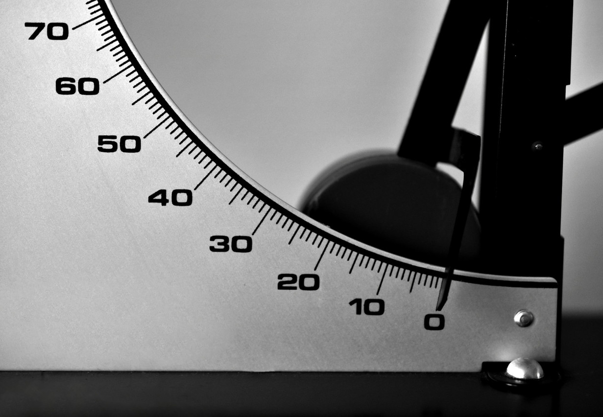 If an interest rate went from 4% to 3%, it went down by 100 basis points (bps). Photo: Ries Bosch/Unsplash