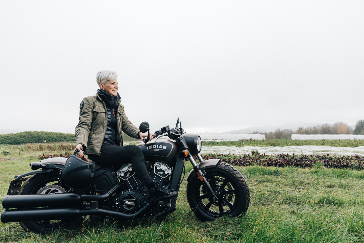Sandrine Pingeon: «Je me suis offert mon premier jean de marque. Ça a mis mon père en colère, il n’a jamais compris qu’on puisse dépenser autant d’argent pour un pantalon.» (Photo: Edouard Olszewski)