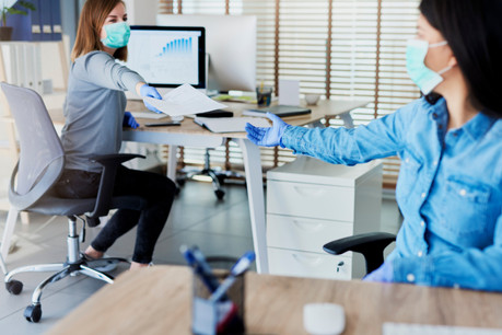 Pour respecter les distances de sécurité, les entreprises doivent adapter leurs bureaux ou revoir leur politique de ‘flex office’. Un sujet pour lequel Jooxter, membre du Hub@Luxembourg du Crédit Agricole, a une solution. (Photo; Shutterstock)