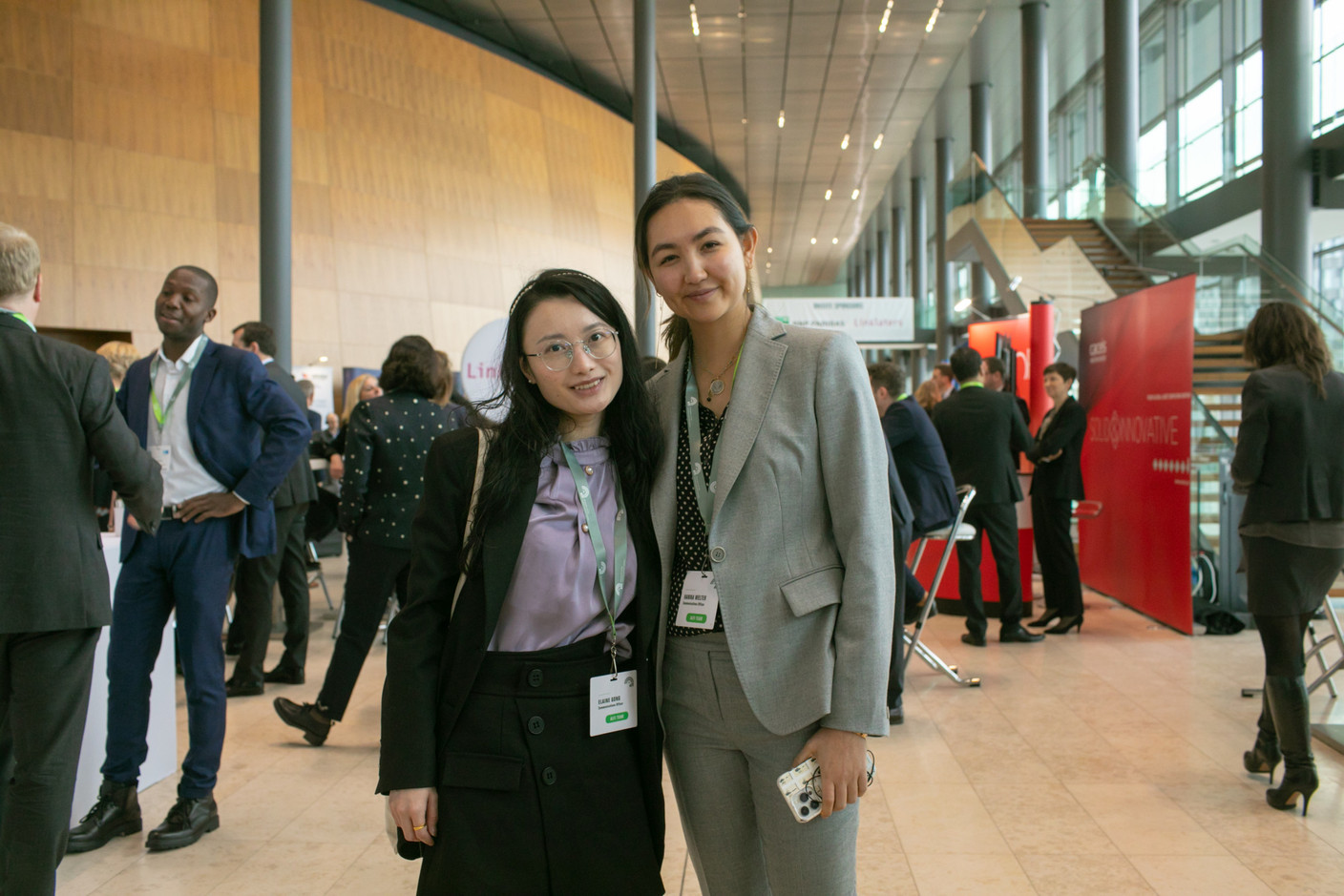 Elaine Gong et Hanna Welter de l’Association luxembourgeoise des fonds d’investissement Photo: (Matic Zorman / Maison Moderne)